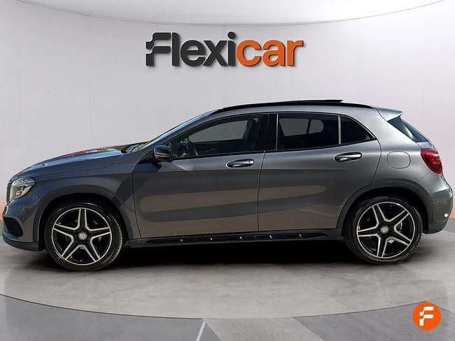 Usado Mercedes GLA200 AMG line 136 CV (100 kW) 2016 Gris SUV