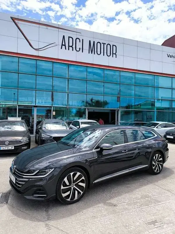 Usado VW Arteon R-line 200 CV (147 kW) 2022 Gris Familiar