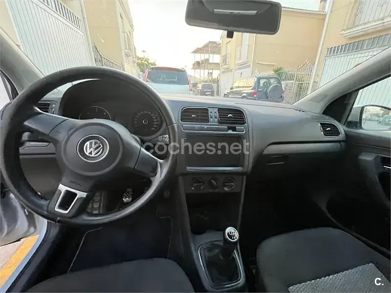 Usado VW Polo Advance 105 CV (77 kW) 2011 Gris / plata Utilitario
