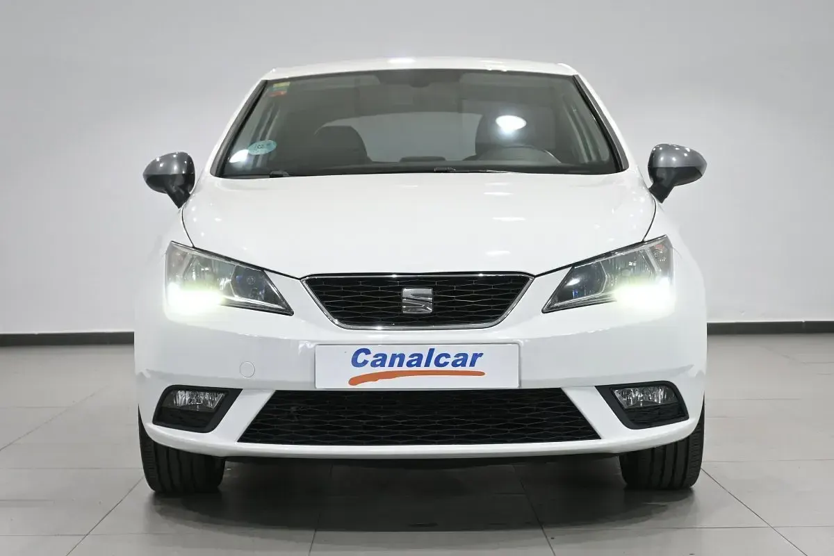 Usado Seat Ibiza CONNECT 95 CV (69 kW) 2015 Blanco Utilitario