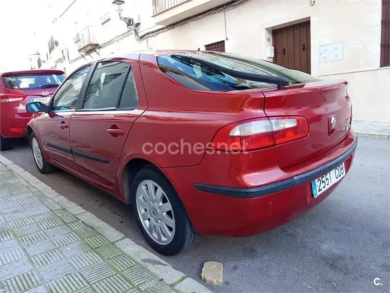 Usado Renault Laguna II Privilege 120 CV (88 kW) 2002 Rojo Berlina