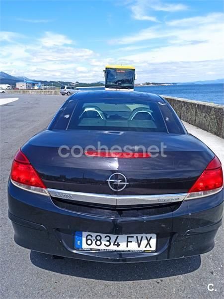 Usado Opel Astra Cabriolet Enjoy 105 CV (77 kW) 2007 Negro Descapotable
