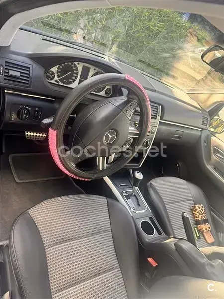 Usado Mercedes B170 116 CV (85 kW) 2005 Negro Monovolumen