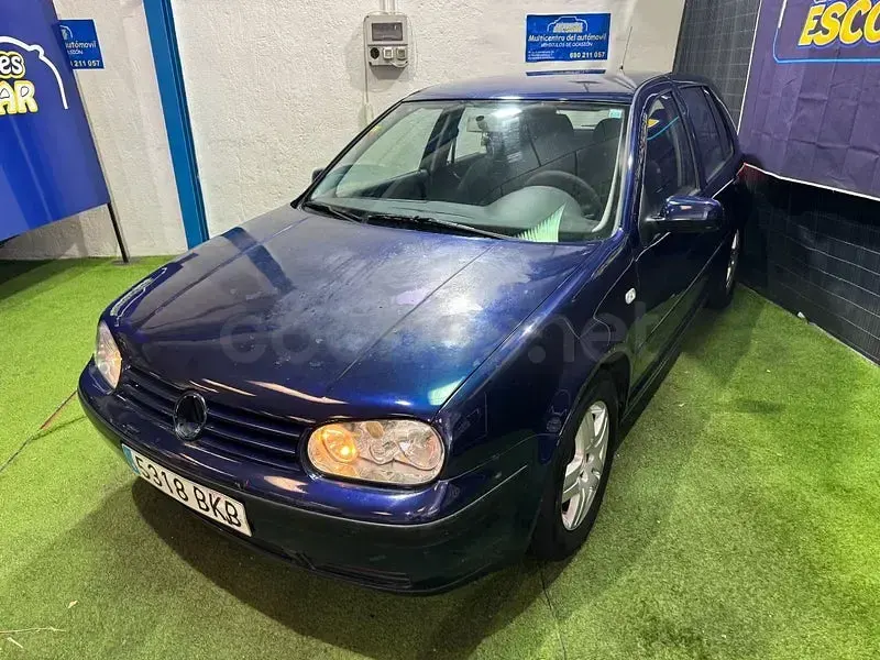 Usado VW Golf IV 110 CV (80 kW) 2001 Azul Berlina