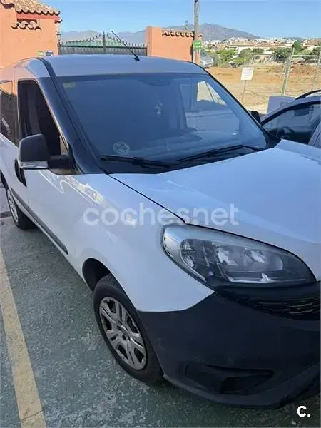 Usado Fiat Doblò Dynamic 90 HP (66 kW) 2016 Branco Monovolume
