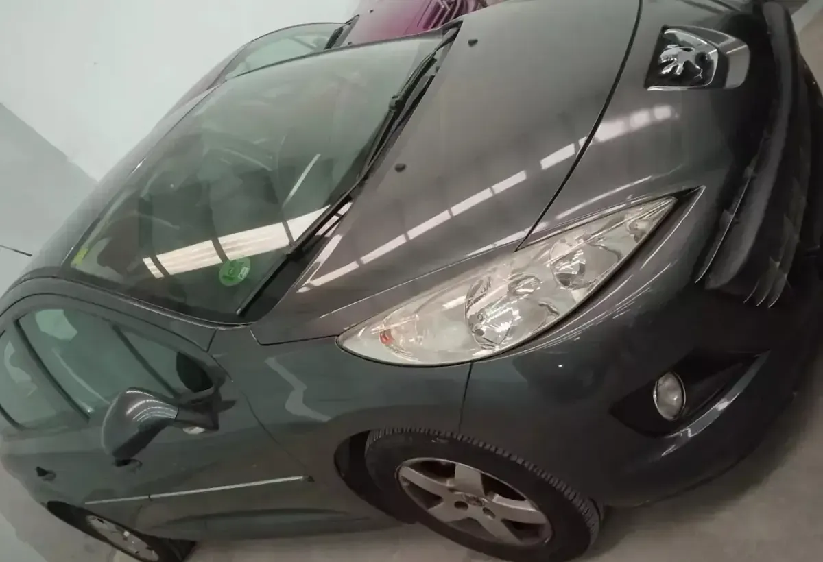 Begagnad Peugeot 207 CC 120 HK (88 kW) 2012 Grå Cab