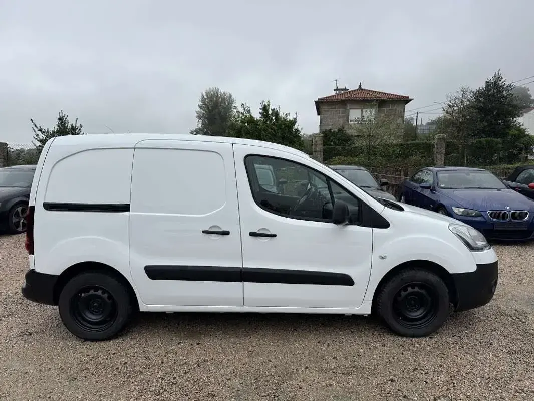Usado Citroën Berlingo 90 CV (66 kW) 2014 Blanco Monovolumen