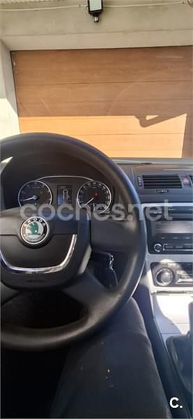 Usado Skoda Octavia Executive 160 CV (117 kW) 2011 Negro Familiar