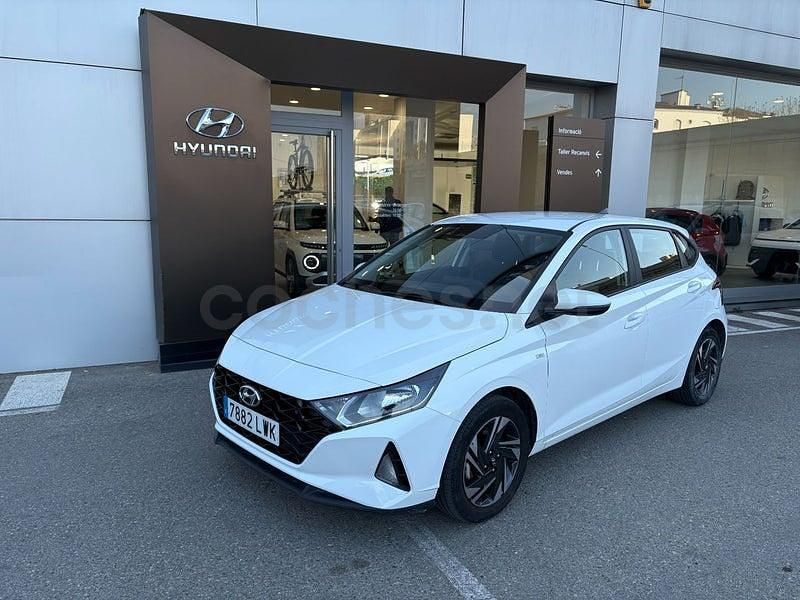 Usado Hyundai i20 100 CV (73 kW) 2022 Blanco Utilitario