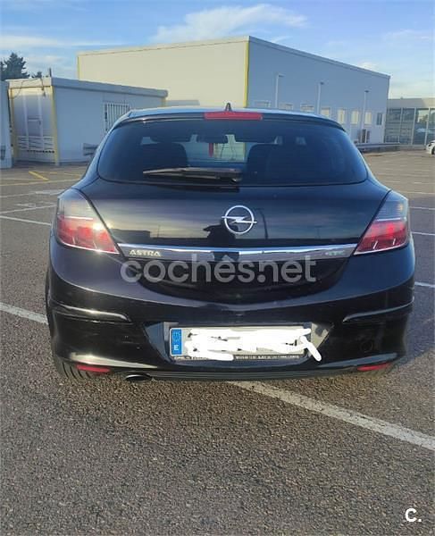 Usado Opel Astra GTC Sport 120 CV (88 kW) 2007 Negro Berlina