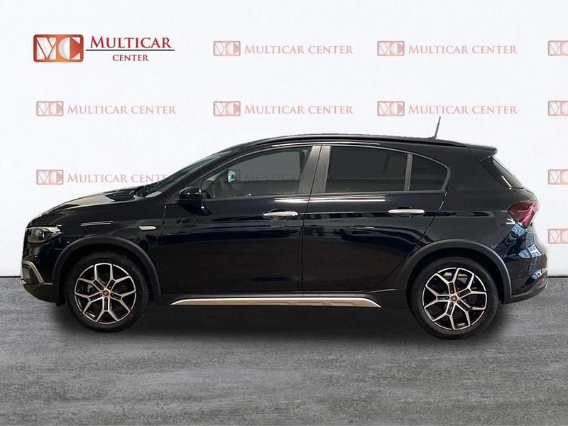 Nuevo Fiat Tipo Cross 101 CV (74 kW) 2025 Negro cinema (metalizado) Utilitario