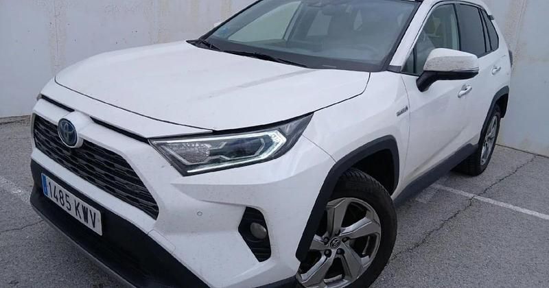 Usado Toyota RAV4 Luxury 218 CV (160 kW) 2019 SUV