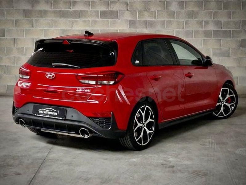 Usado Hyundai i30 250 CV (183 kW) 2023 Rojo Berlina