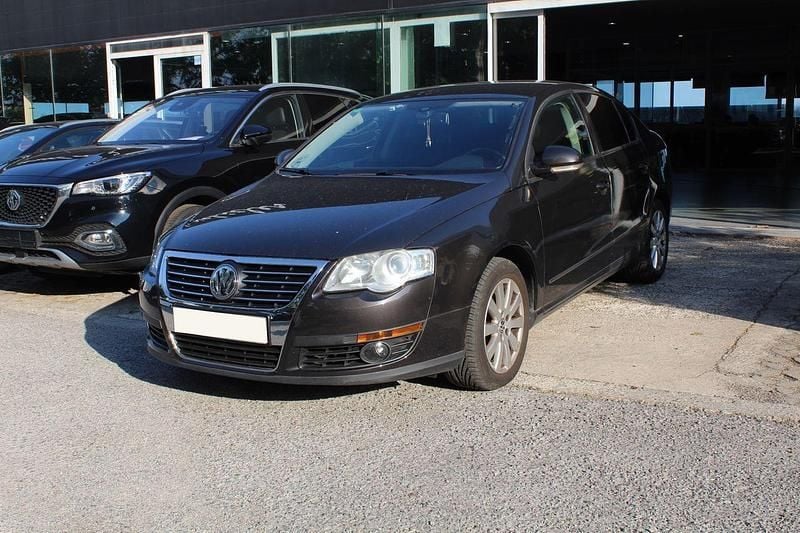 Negro Usado 2010 VW Passat Advance Berlina | 2950 € (Super precio) - Imagen 1/4