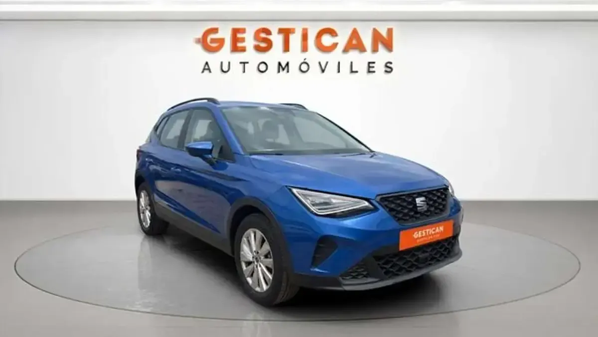 Usado Seat Arona Style 110 CV (80 kW) 2023 Azul SUV