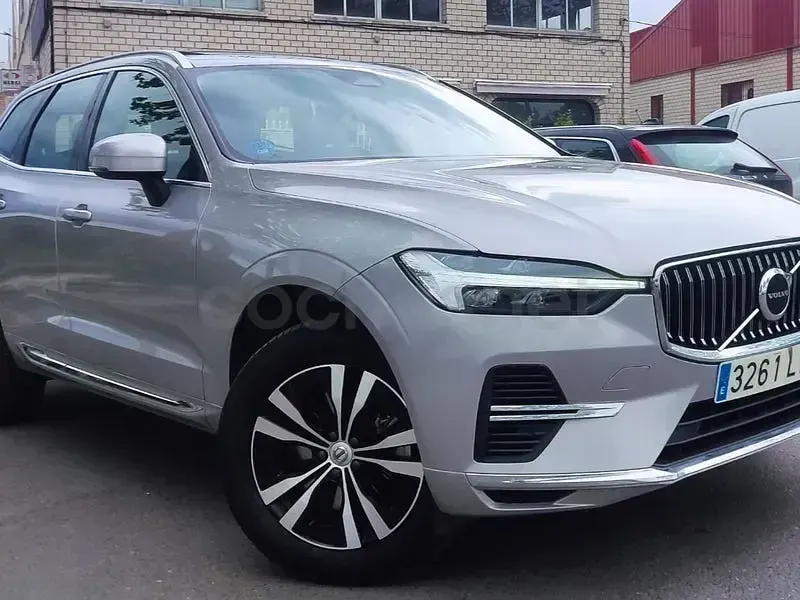 Usado Volvo XC60 Ultimate 350 CV (257 kW) 2022 Gris / plata SUV