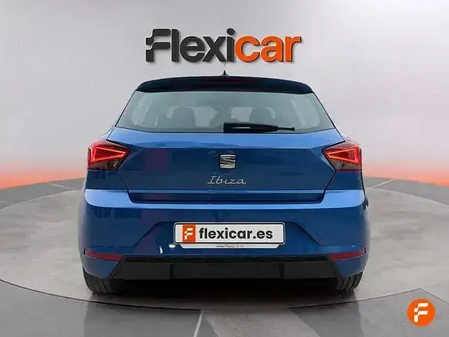 Usado Seat Ibiza Style 80 CV (58 kW) 2023 Azul Utilitario
