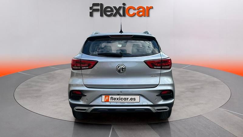 Usado MG ZS Luxury 106 CV (77 kW) 2025 Gris SUV