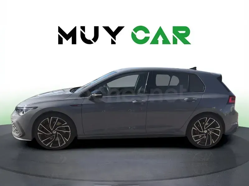 Usado VW Golf VIII GTI 245 CV (180 kW) 2022 Gris / plata Berlina