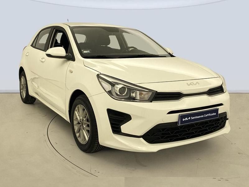 Usado Kia Rio 84 CV (61 kW) 2022 Blanco