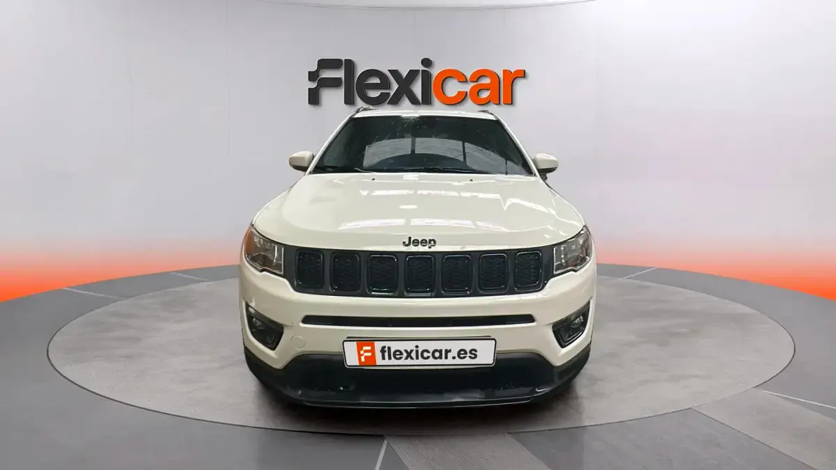 Usado Jeep Compass Sport 140 CV (102 kW) 2019 Blanco SUV