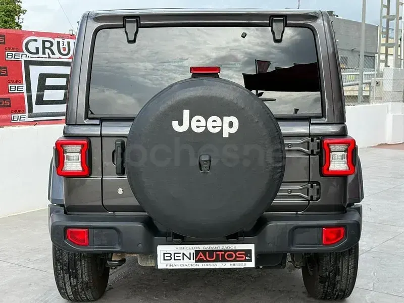 Usado Jeep Wrangler Sahara 200 CV (147 kW) 2020 Gris / plata SUV