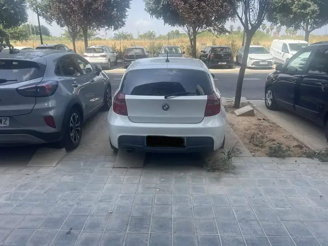 Usado BMW 116 116 CV (85 kW) 2009 Blanco Utilitario