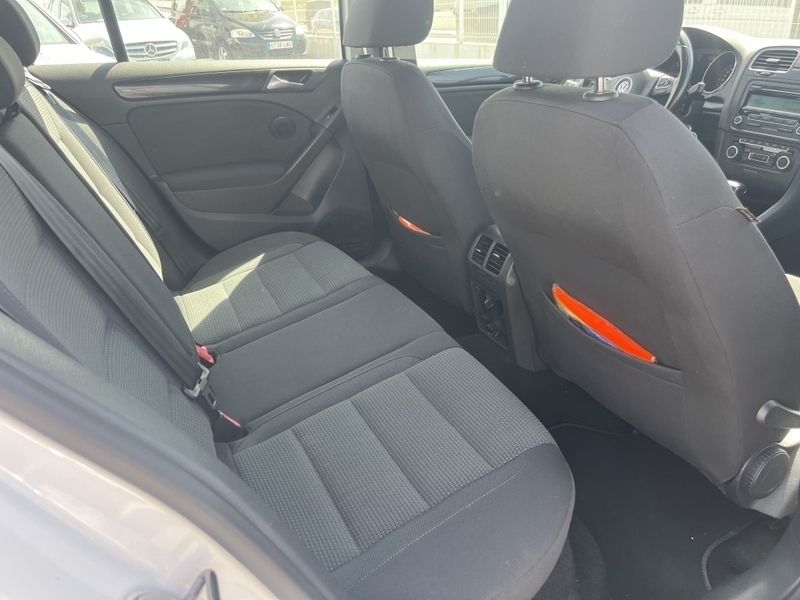 Usado VW Golf VI 105 CV (77 kW) 2011 Blanco metalico Utilitario