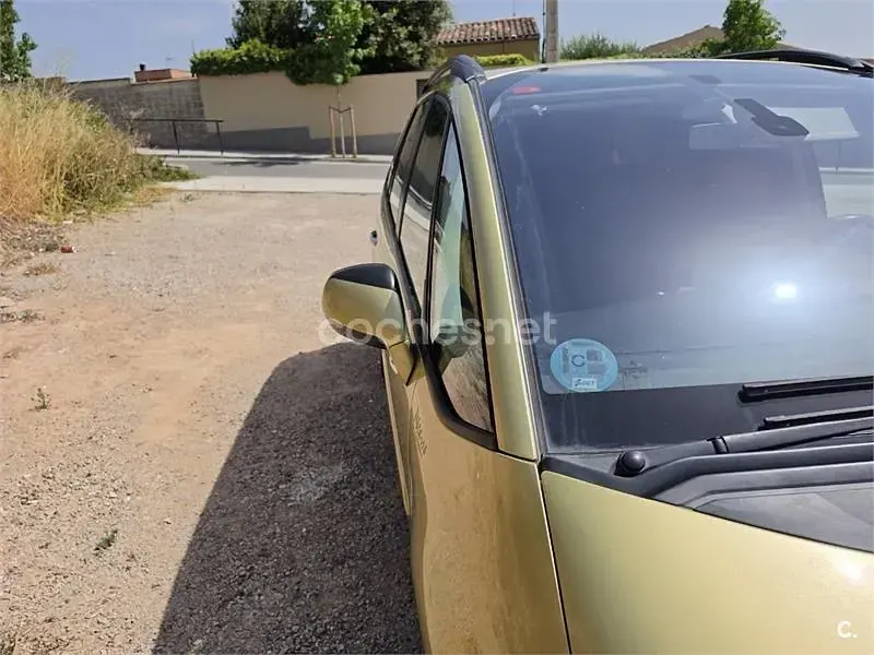 Usado Citroën Grand C4 Picasso 127 CV (93 kW) 2007 Amarillo Monovolumen