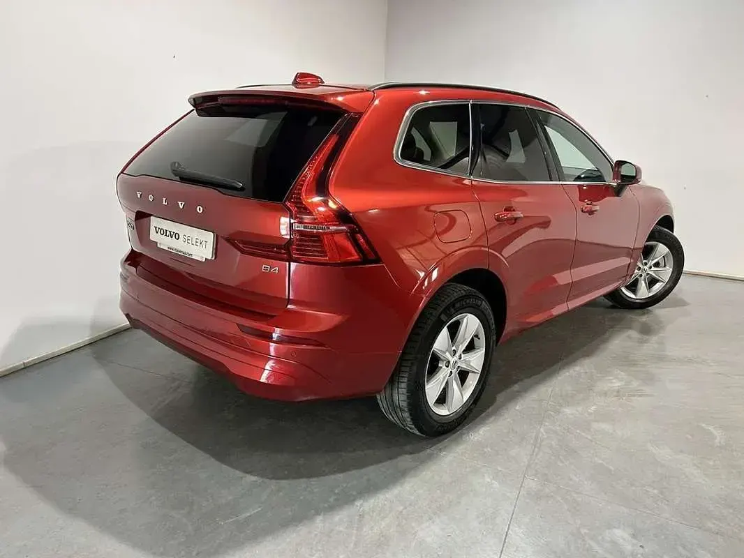 Usado Volvo XC60 Core 197 CV (144 kW) 2024 Rojo SUV