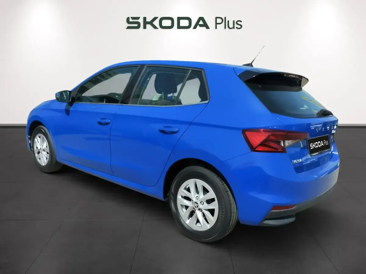 Usado Skoda Fabia Ambition 95 CV (69 kW) 2022 Azul Utilitario