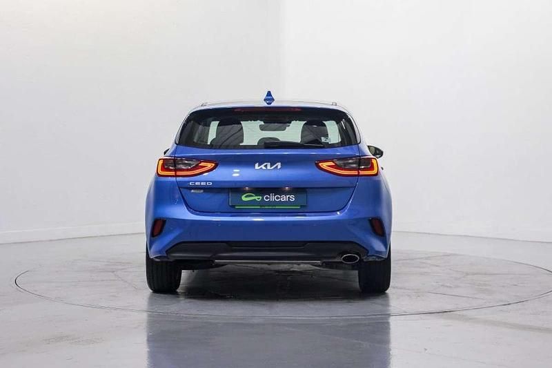 Usado Kia Ceed 101 CV (74 kW) 2025 Azul Utilitario