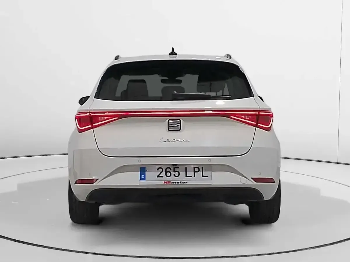 Begagnad Seat Leon Style 150 HK (110 kW) 2021 Vit Kombi
