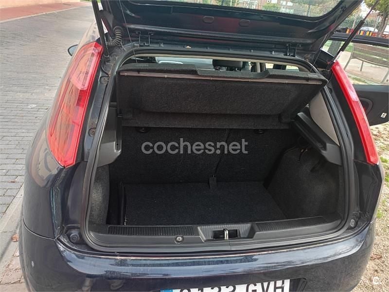 Usado Fiat Punto Evo Dynamic 75 CV (55 kW) 2010 Azul Utilitario