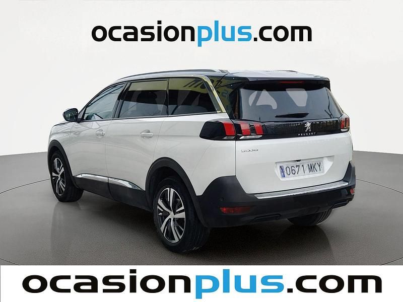 Usado Peugeot 5008 Allure 131 CV (96 kW) 2023 Blanco SUV