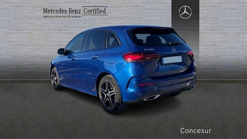 Usado Mercedes B250e 218 CV (160 kW) 2025 Azul Monovolumen