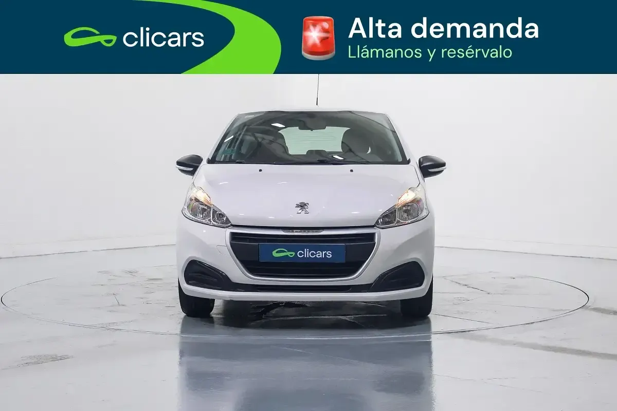 Usado Peugeot 208 Access 82 CV (60 kW) 2017 Blanco Utilitario