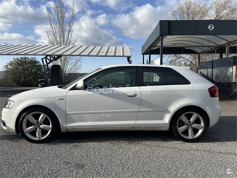 Usado Audi A3 Ambition 140 CV (102 kW) 2010 Blanco Utilitario