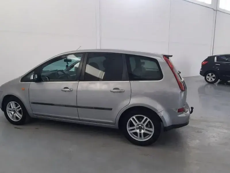 Usado Ford C-MAX Ghia 109 CV (80 kW) 2004 Gris / plata Monovolumen