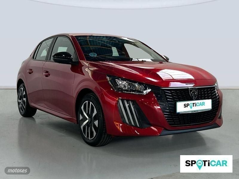 Usado Peugeot 208 Active 100 CV (73 kW) 2024 Rojo Utilitario