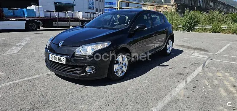 Usado Renault Mégane Dynamique 115 CV (84 kW) 2013 Negro Berlina