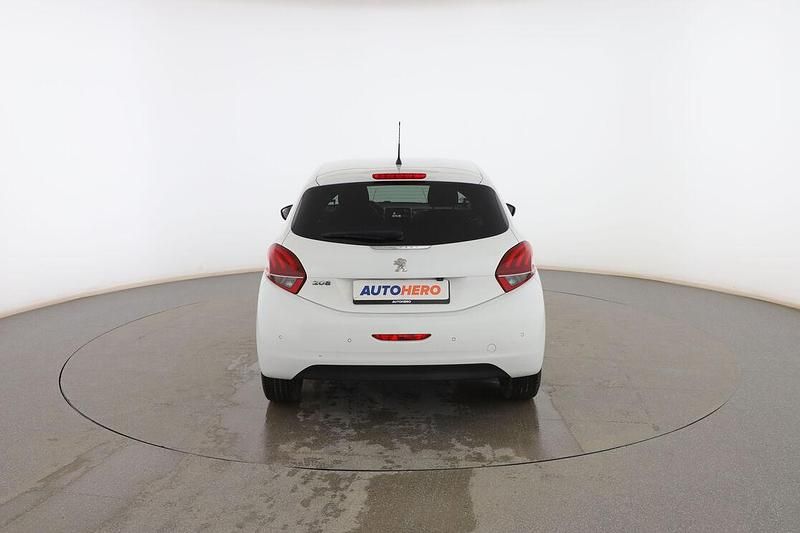 Usado Peugeot 208 82 CV (60 kW) 2019 Blanco Utilitario