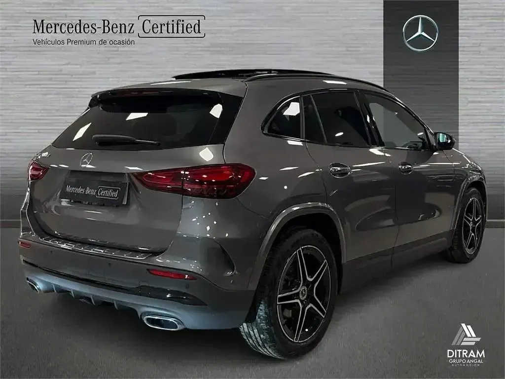 Usado Mercedes GLA200 150 CV (110 kW) 2024 Gris SUV