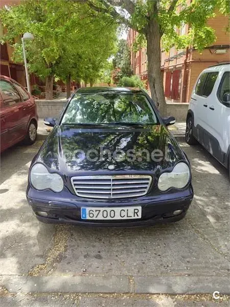 Usado Mercedes C180 Classic 143 CV (105 kW) 2003 Azul Berlina