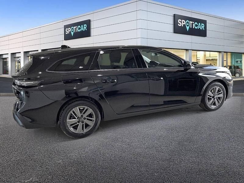 Usado Peugeot 308 SW Active 130 CV (95 kW) 2022 Negro Familiar
