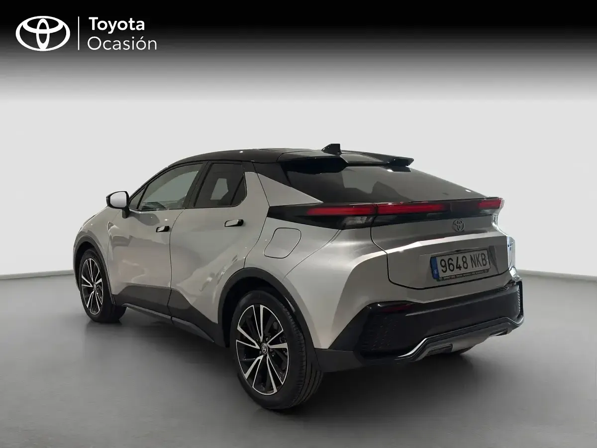 Usado Toyota C-HR 223 CV (164 kW) 2026 Gris / plata SUV