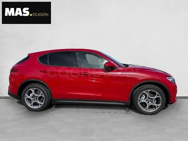 Usado Alfa Romeo Stelvio Sprint 190 CV (139 kW) 2023 Rojo SUV