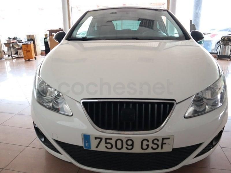 Begagnad Seat Ibiza Sport 105 HK (77 kW) 2010 Vit Sedan