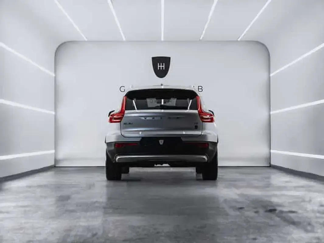 Begagnad Volvo XC40 Momentum 190 HK (139 kW) 2019 Silver SUV
