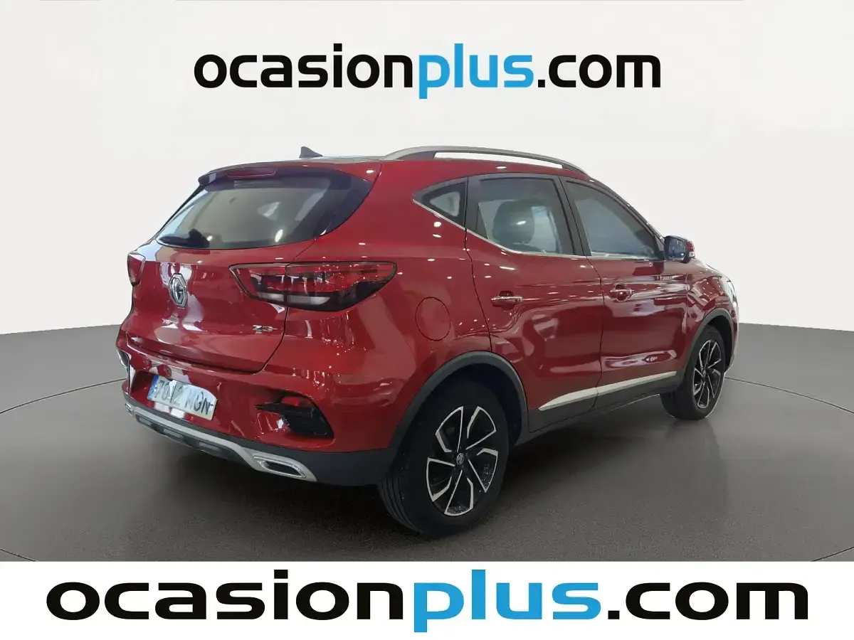 Usado MG ZS Luxury 111 CV (81 kW) 2023 Rojo SUV